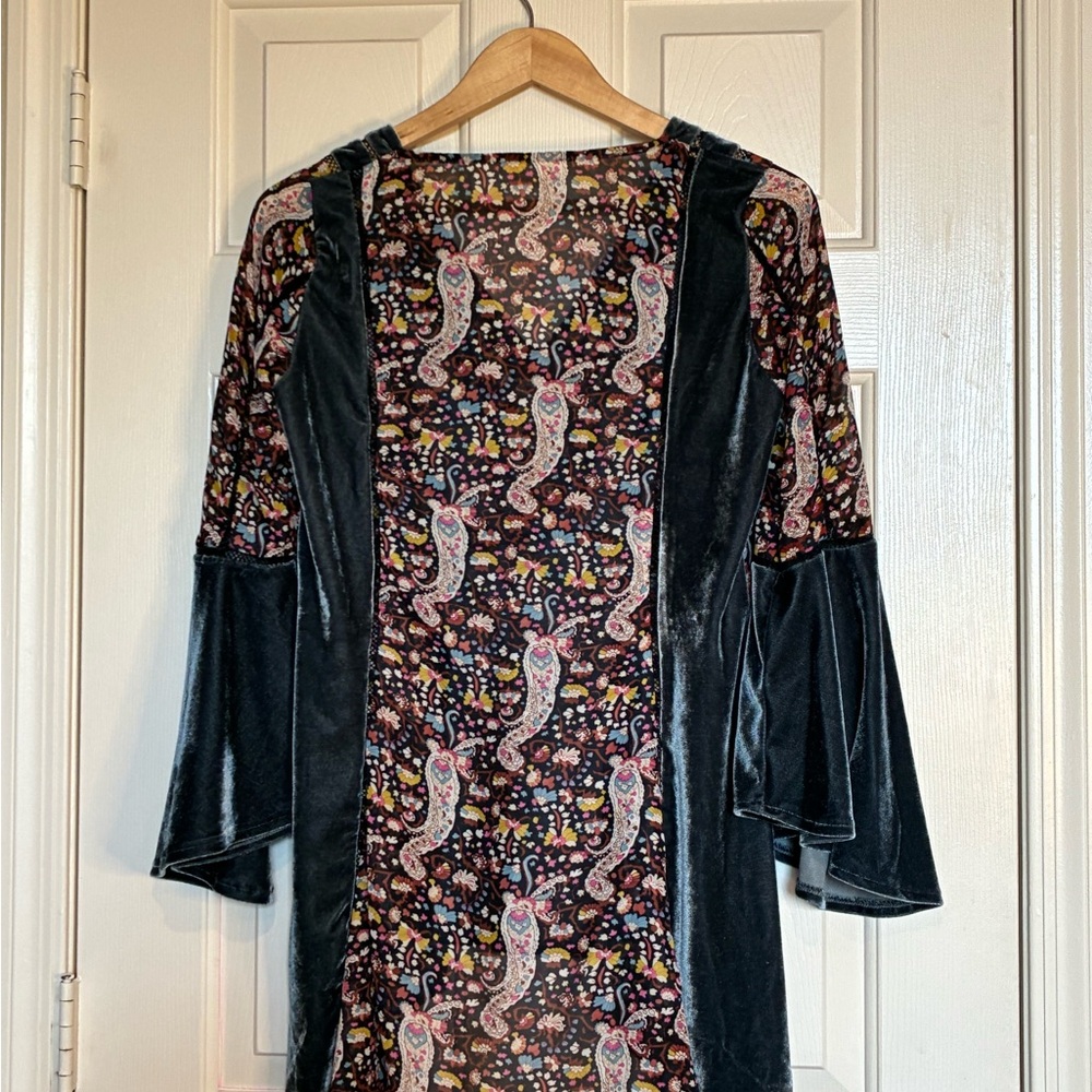 POL Velvet Navy and Pink Paisley Tunic - Picture 5 of 10